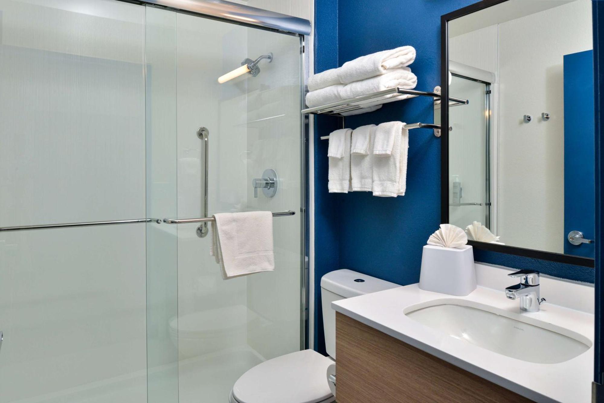 Hotel Spark By Hilton Market Center Dallas