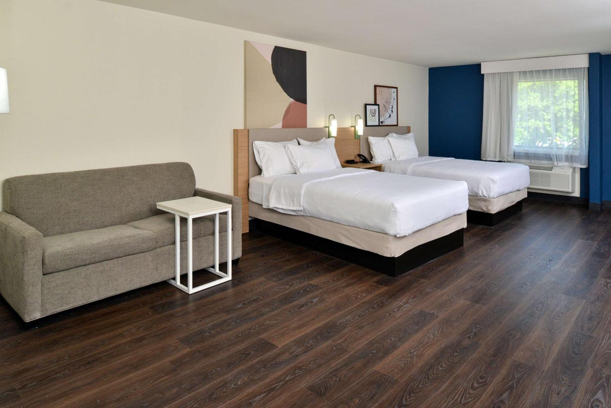 Hotel Spark By Hilton Market Center 3*