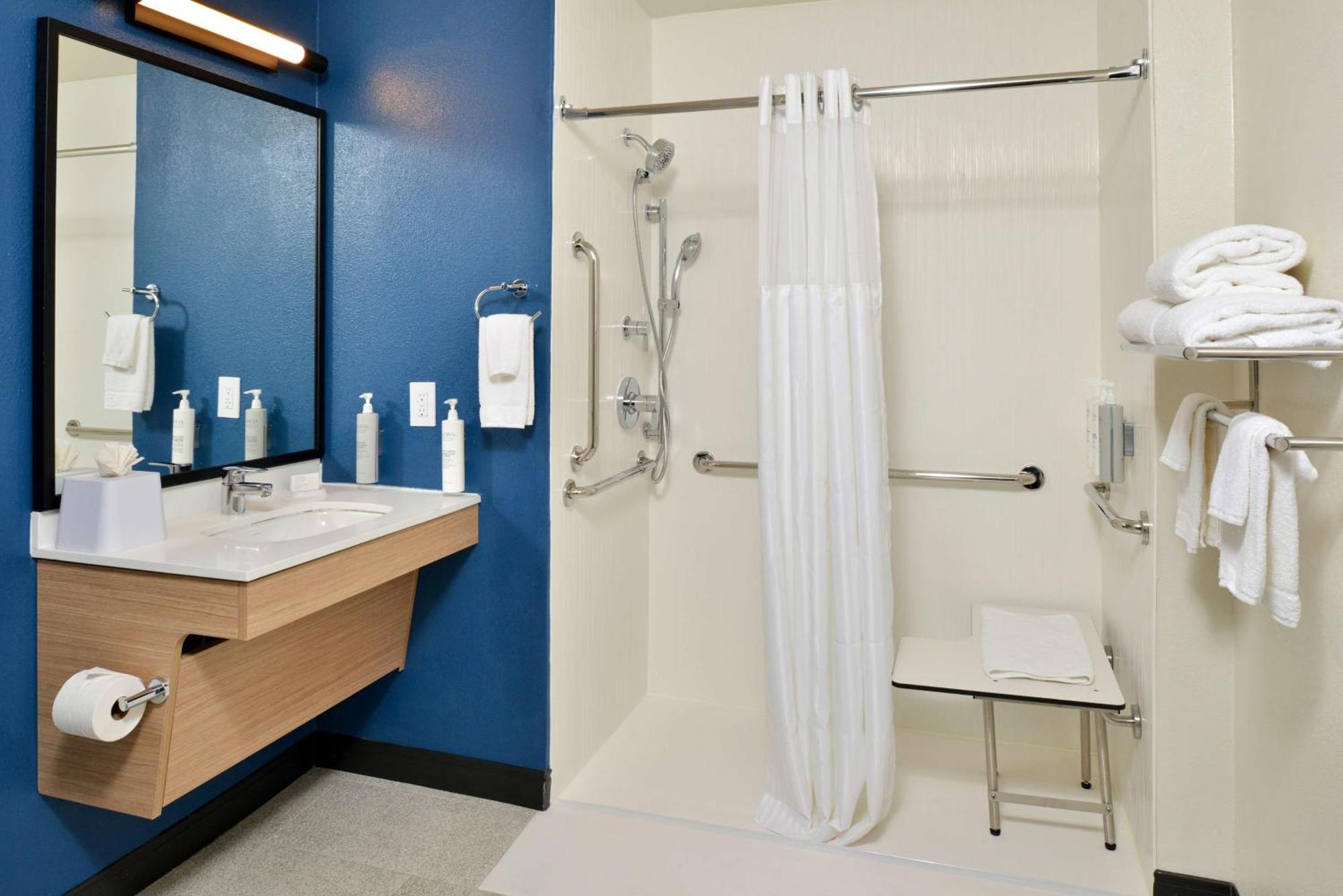 Spark By Hilton Market Center Hotel Dallas