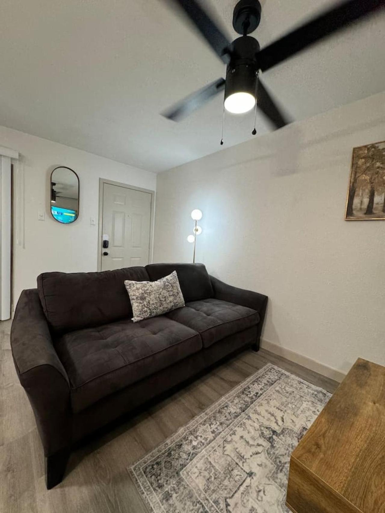 Dt L Modern Abode 1bd * Dallas