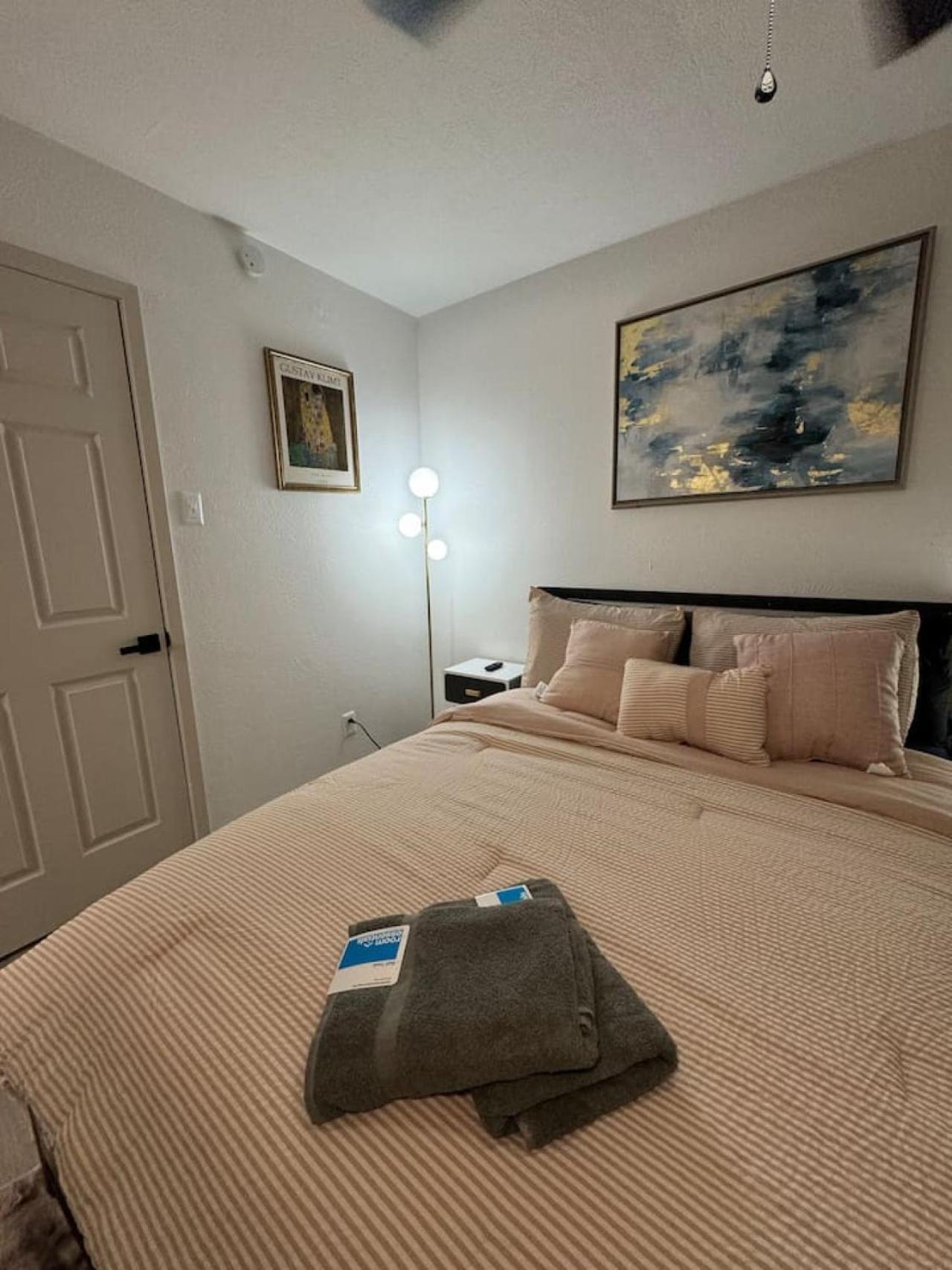 Dt L Modern Abode 1bd * Dallas
