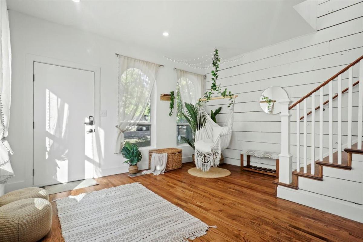 Bishop Boho Movie House Holiday home *