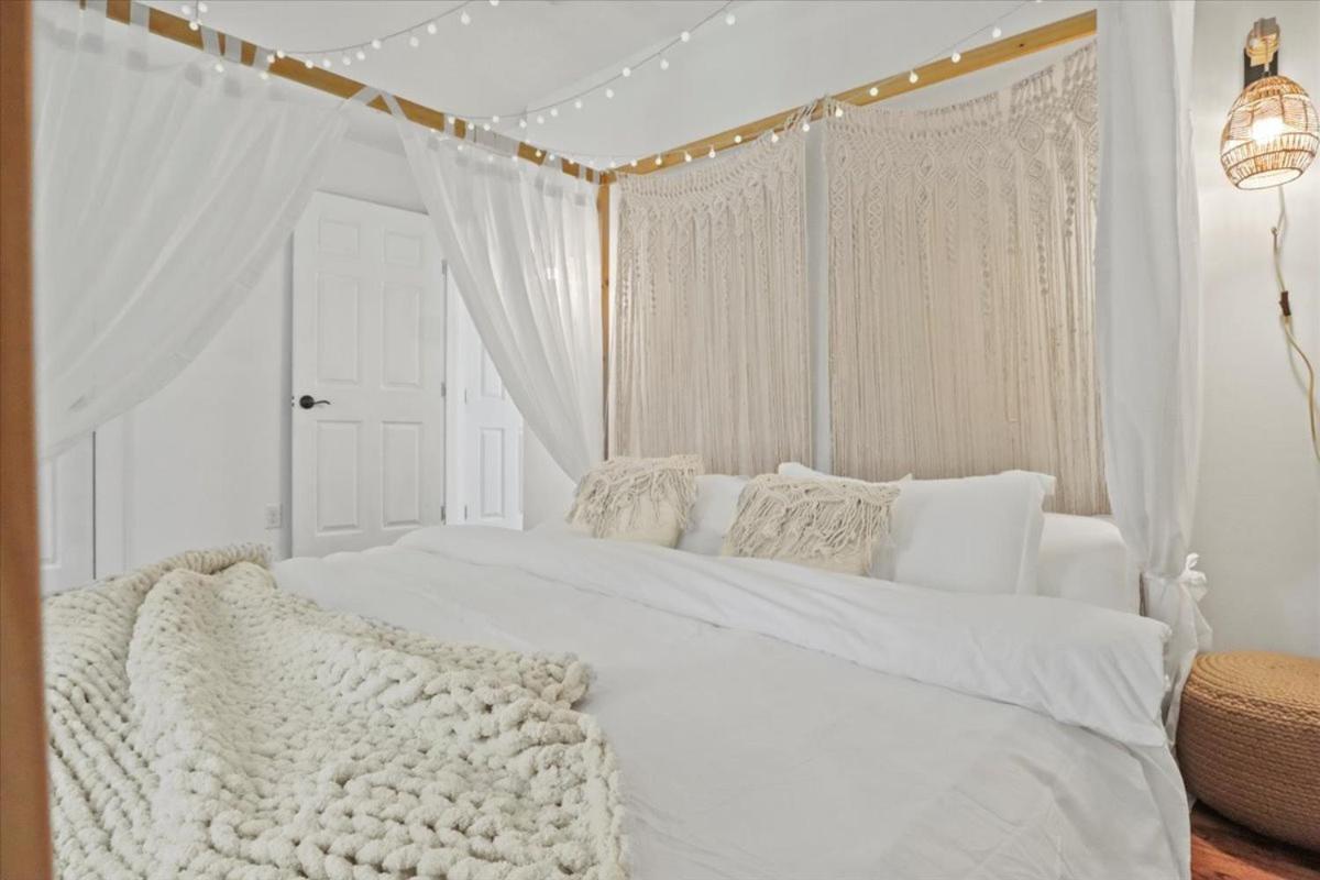 Bishop Boho Movie House *