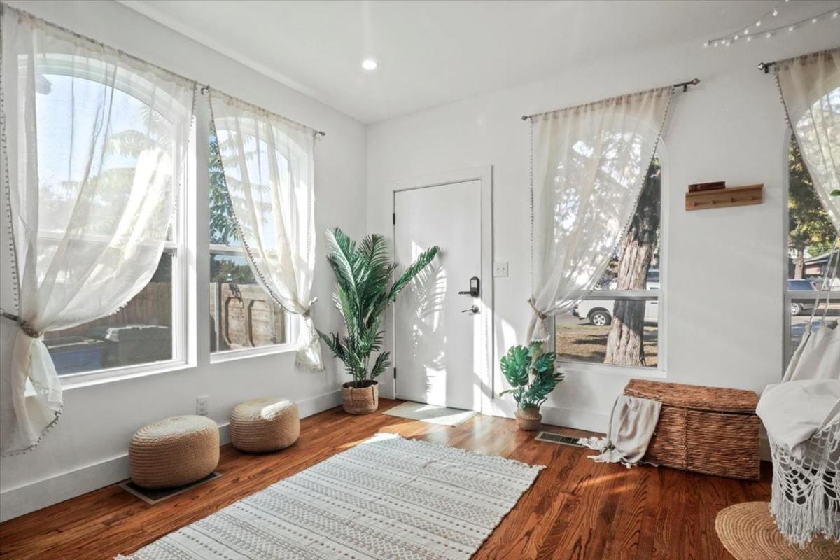 Bishop Boho Movie House Holiday home