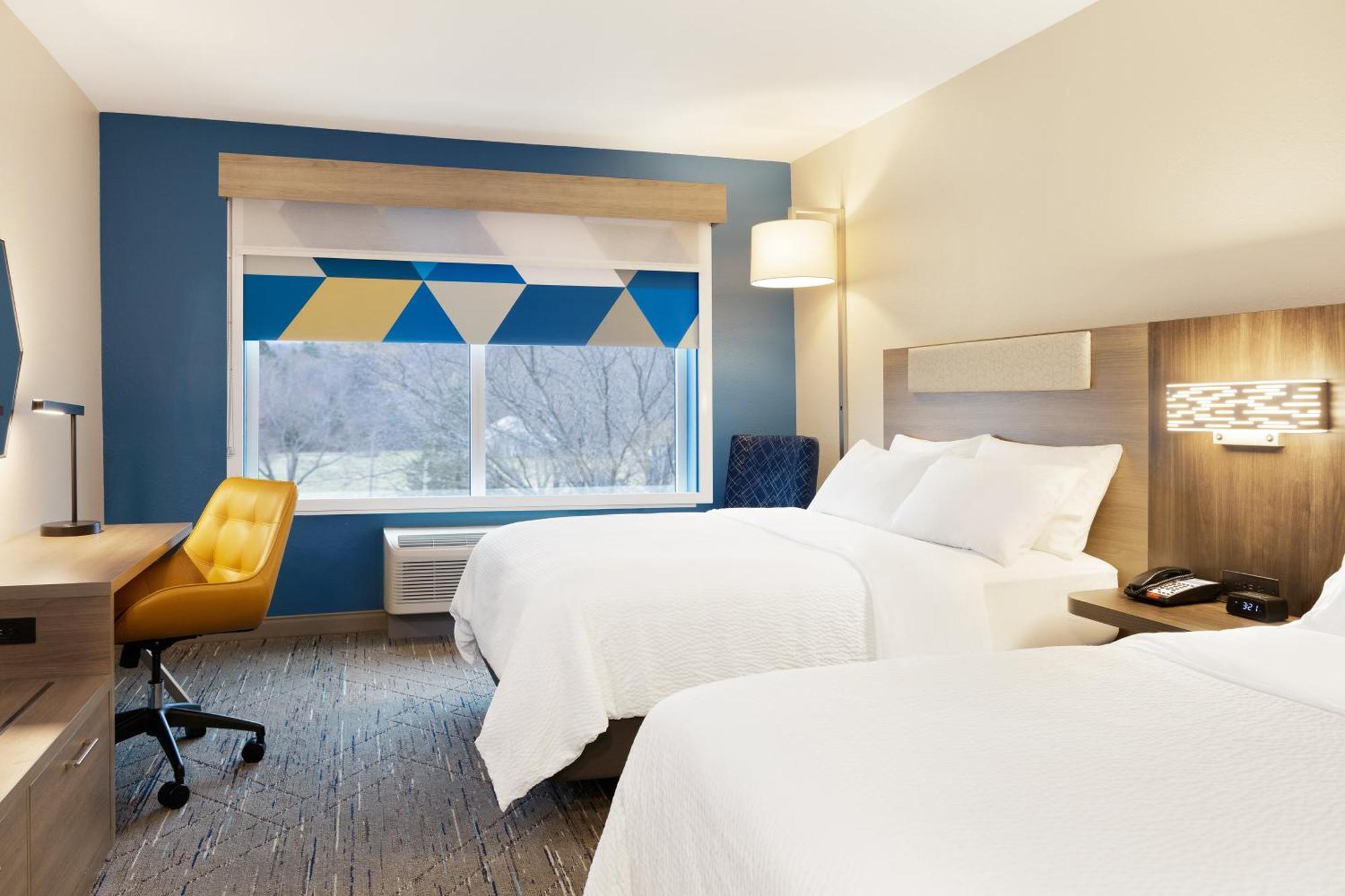 Hotel Express Market Center By Ihg Dallas