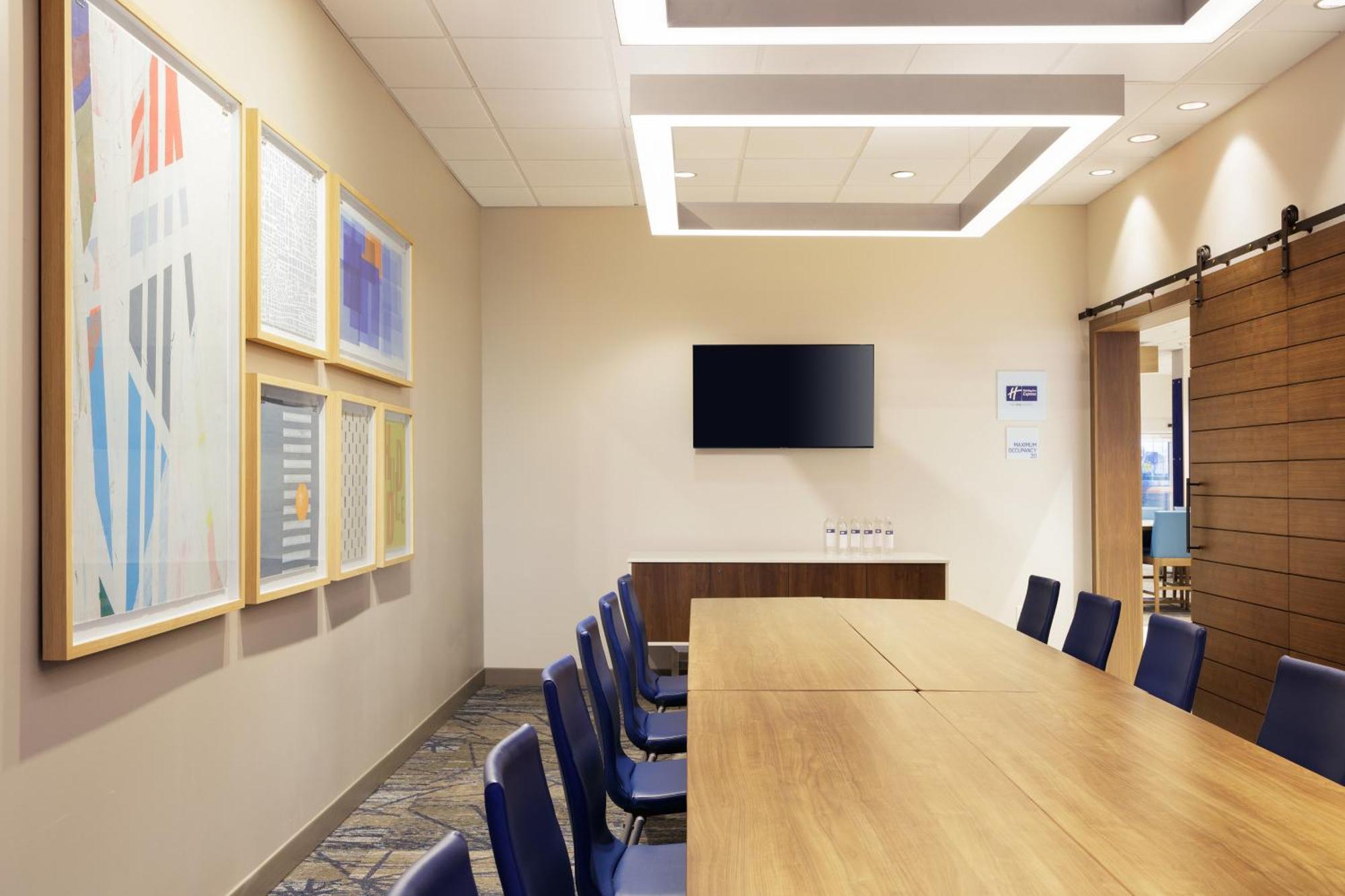 Hotel Express Market Center By Ihg