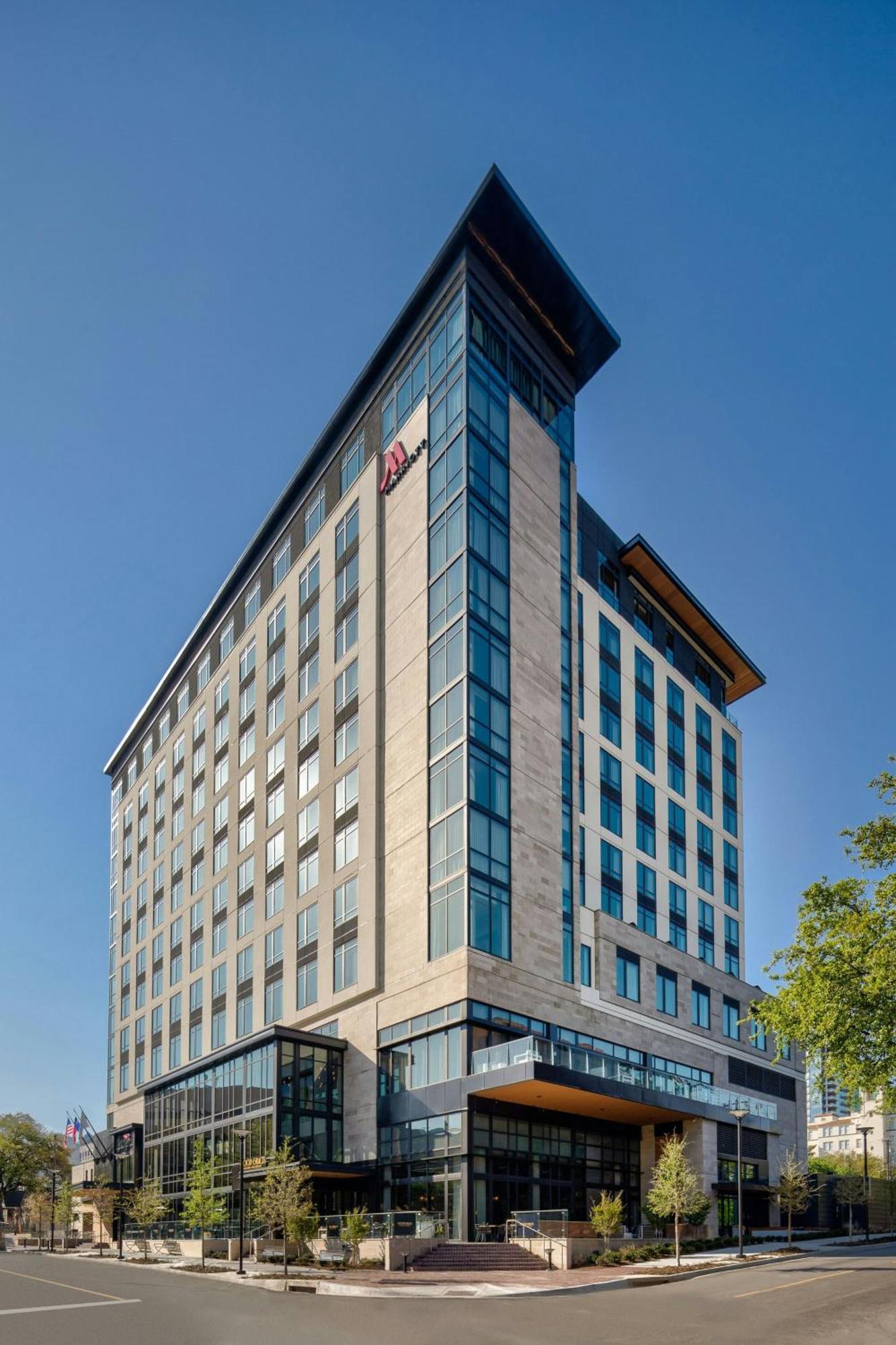Hotel Marriott Uptown 4*