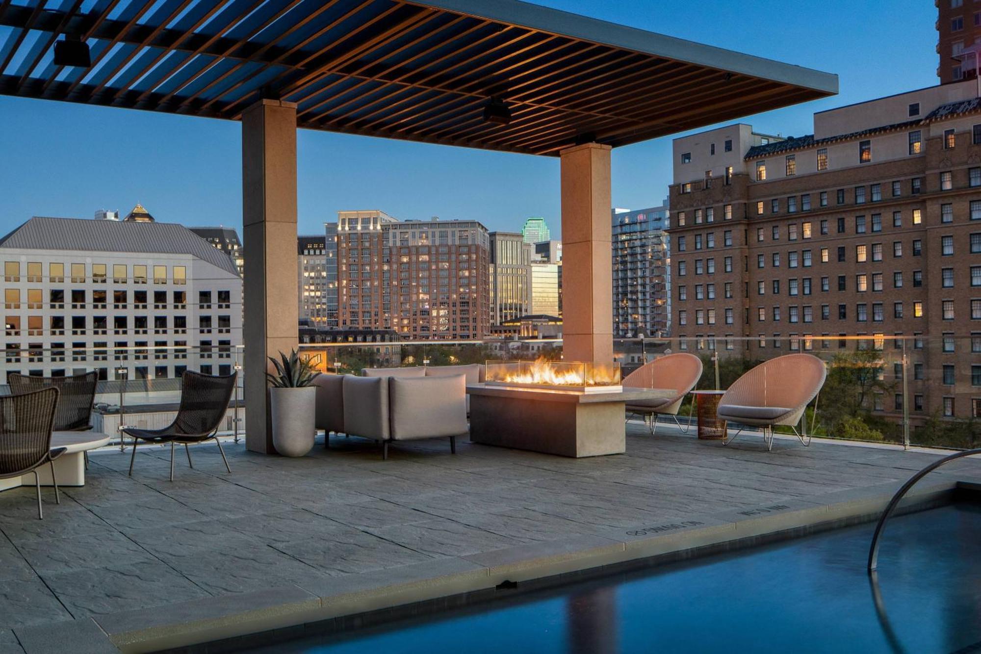 Marriott Uptown 4*