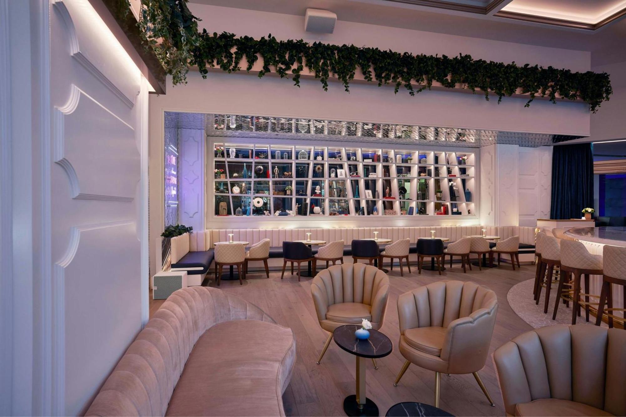 W Hotel 4*