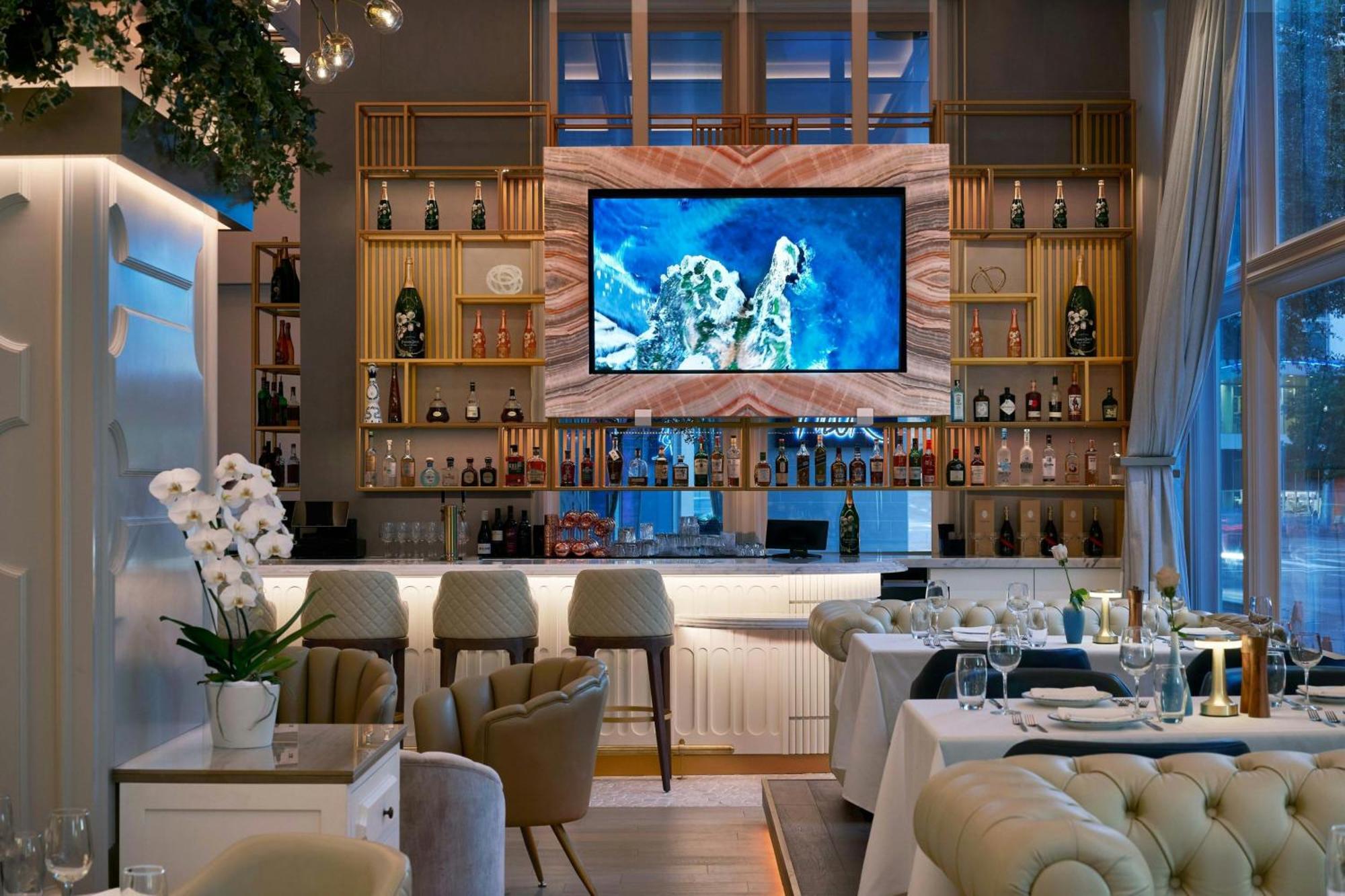 W Hotel 4*