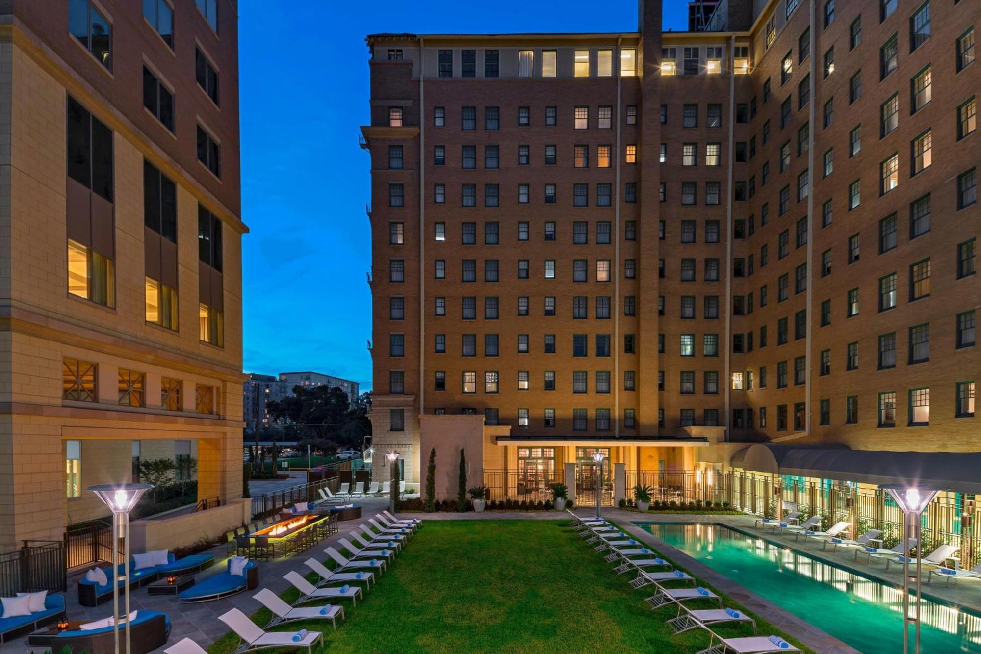 Le Meridien Dallas, The Stoneleigh Hotel