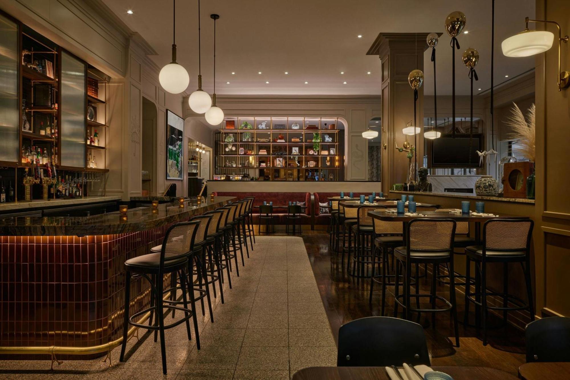 Hotel Renaissance Saint Elm Downtown 4*