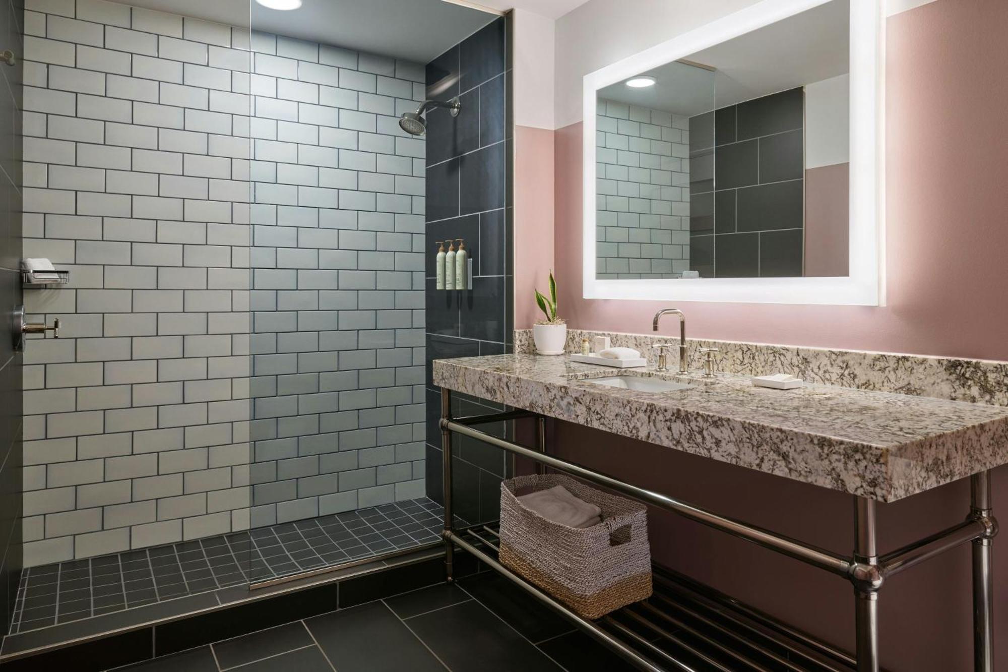 Renaissance Saint Elm Downtown Hotel