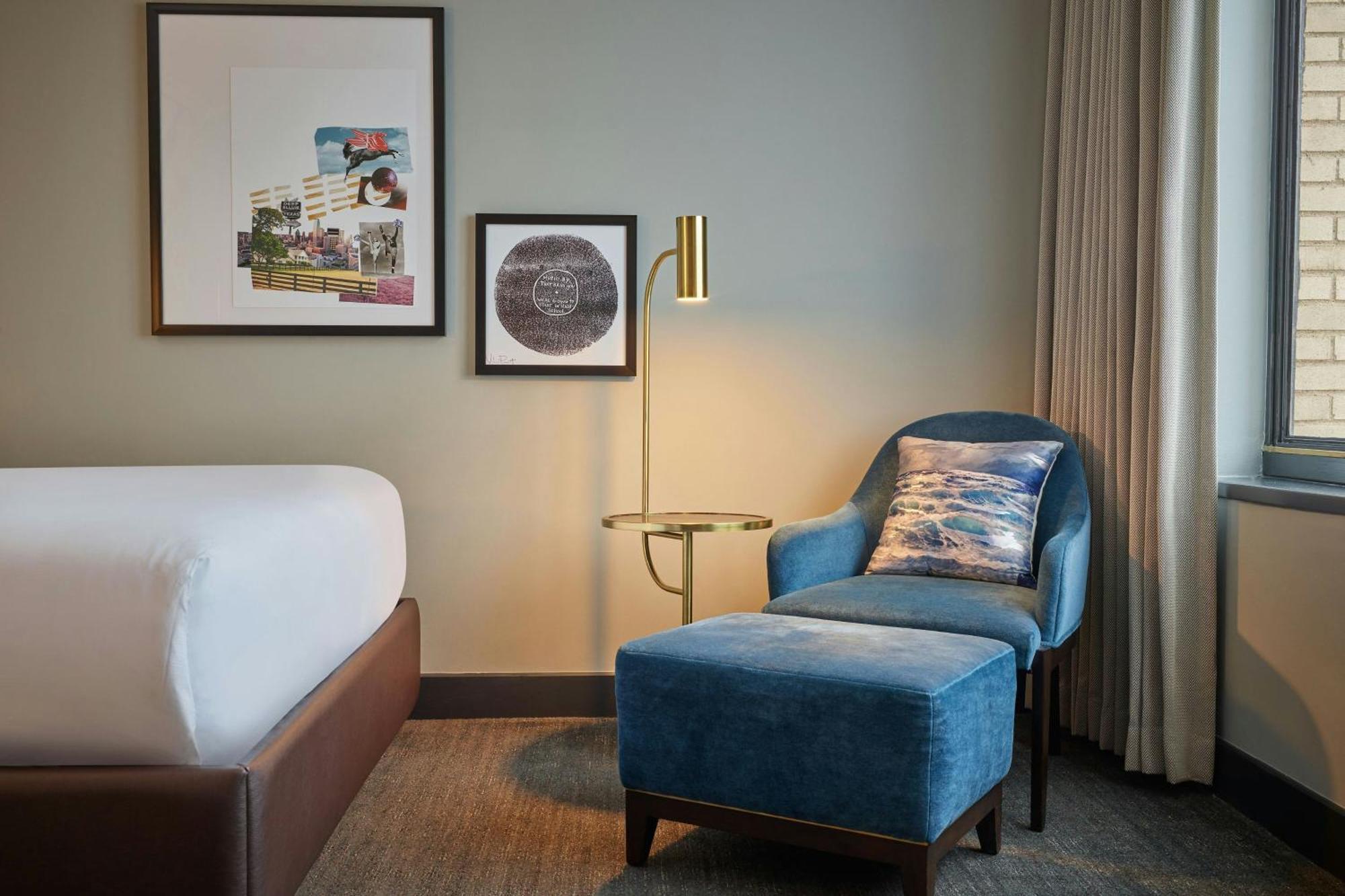 Renaissance Saint Elm Downtown 4*