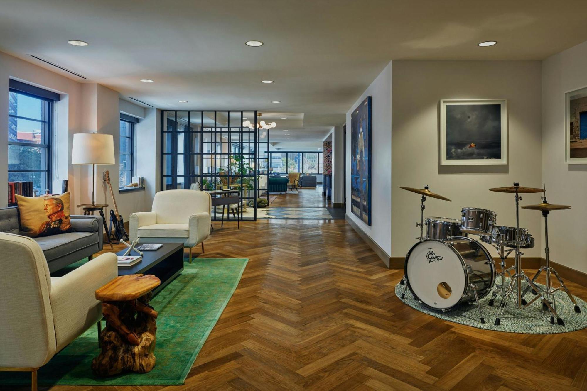 Hotel Renaissance Saint Elm Downtown