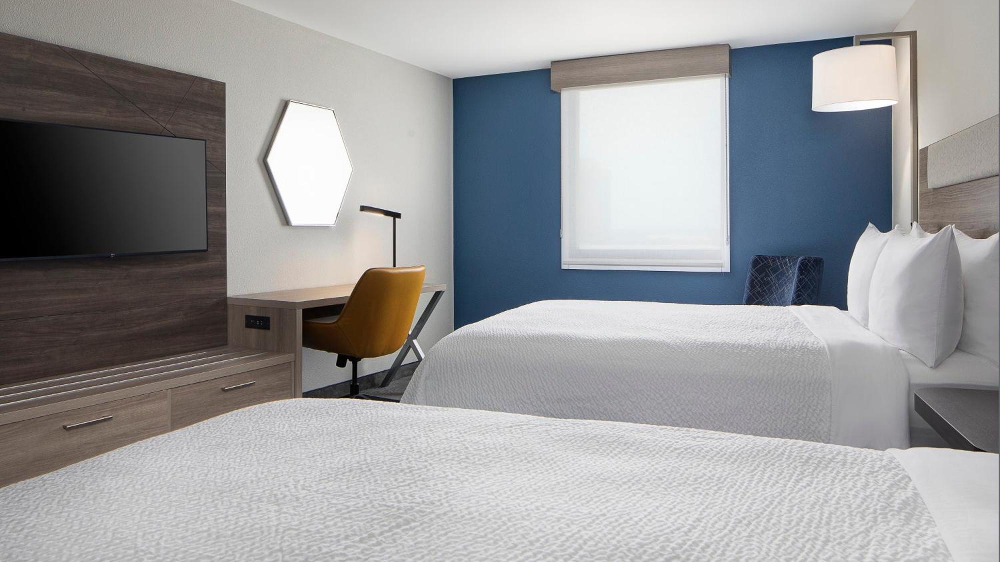 Express Market Center By Ihg 3*