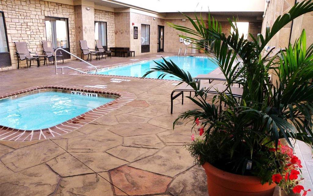Hotel Hampton & I-30 Cockrell Hill, Tx 3*