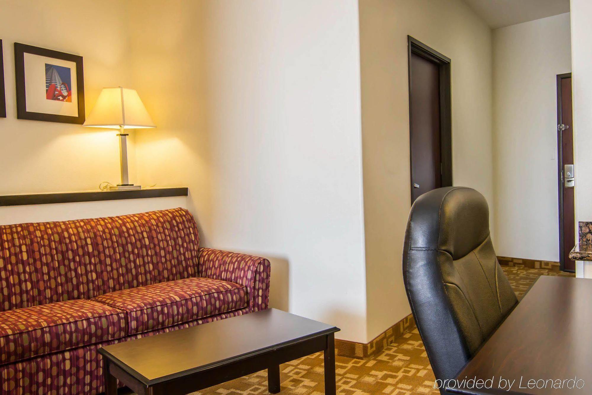 Hotel Comfort West - Cockrell Hill 3*