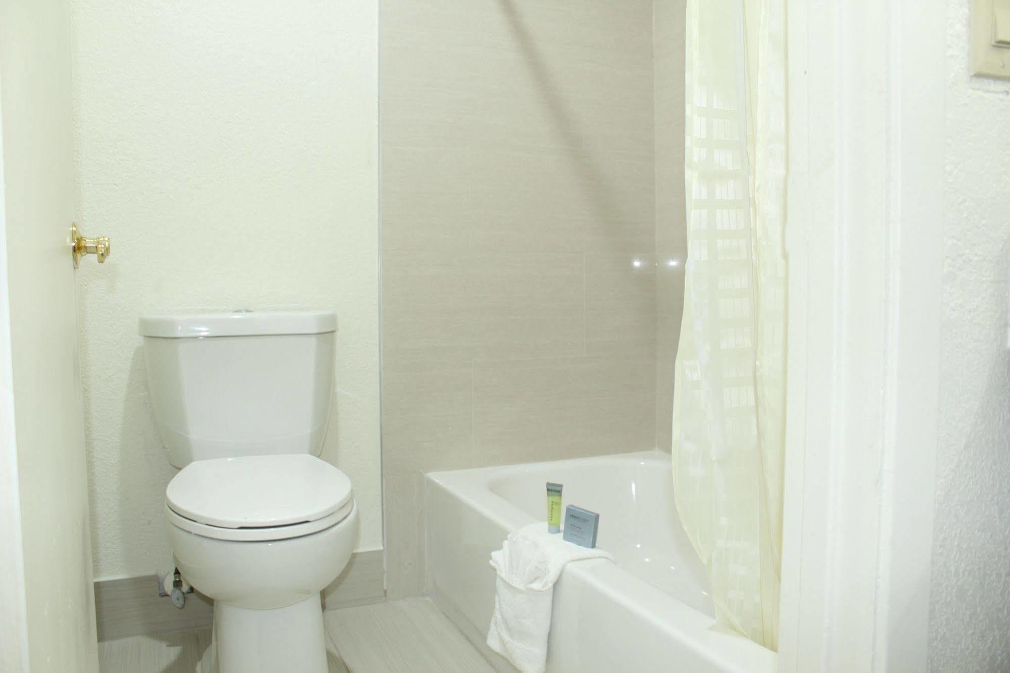 Express - Fair Park / Downtown (adults Only) Motel 2*