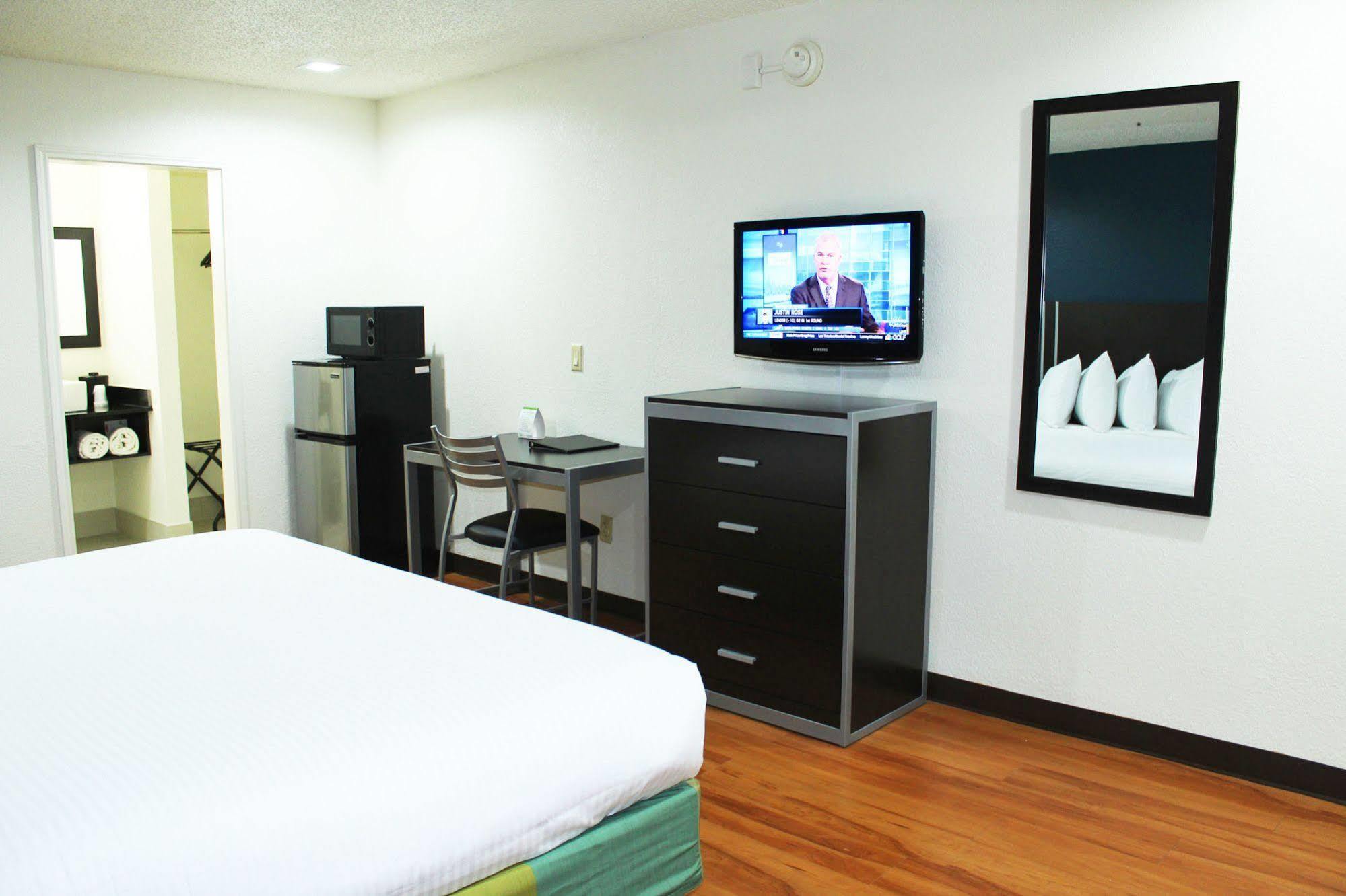 Express - Fair Park / Downtown (adults Only) Motel 2*