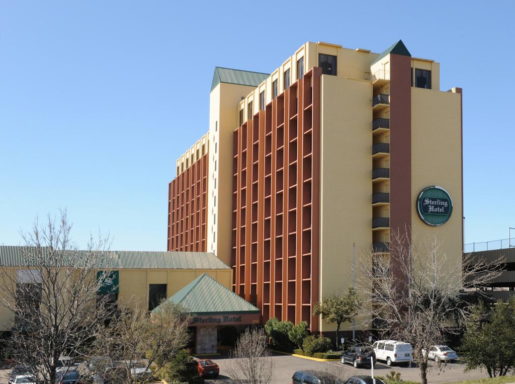 Sterling Hotel 3*