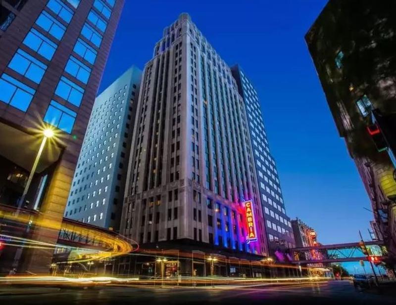 Hotel Renaissance Saint Elm Downtown 4*