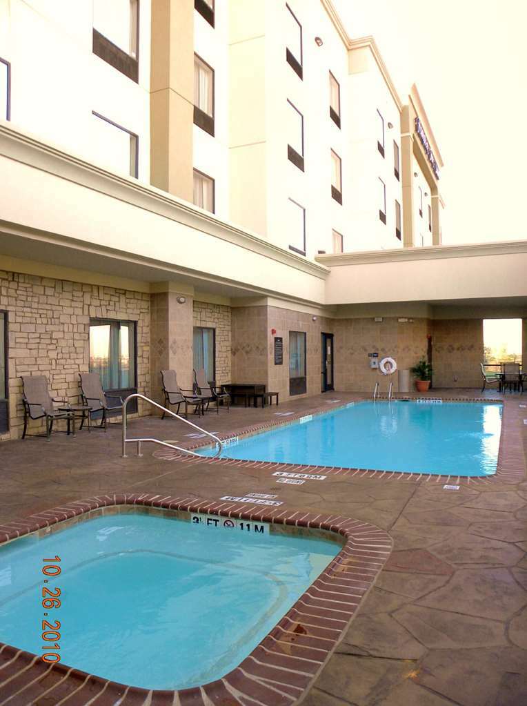 Hampton & I-30 Cockrell Hill, Tx Hotel Dallas