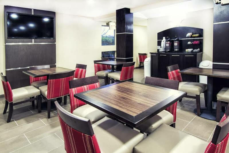 Hotel Comfort & Field-dallas Market Center