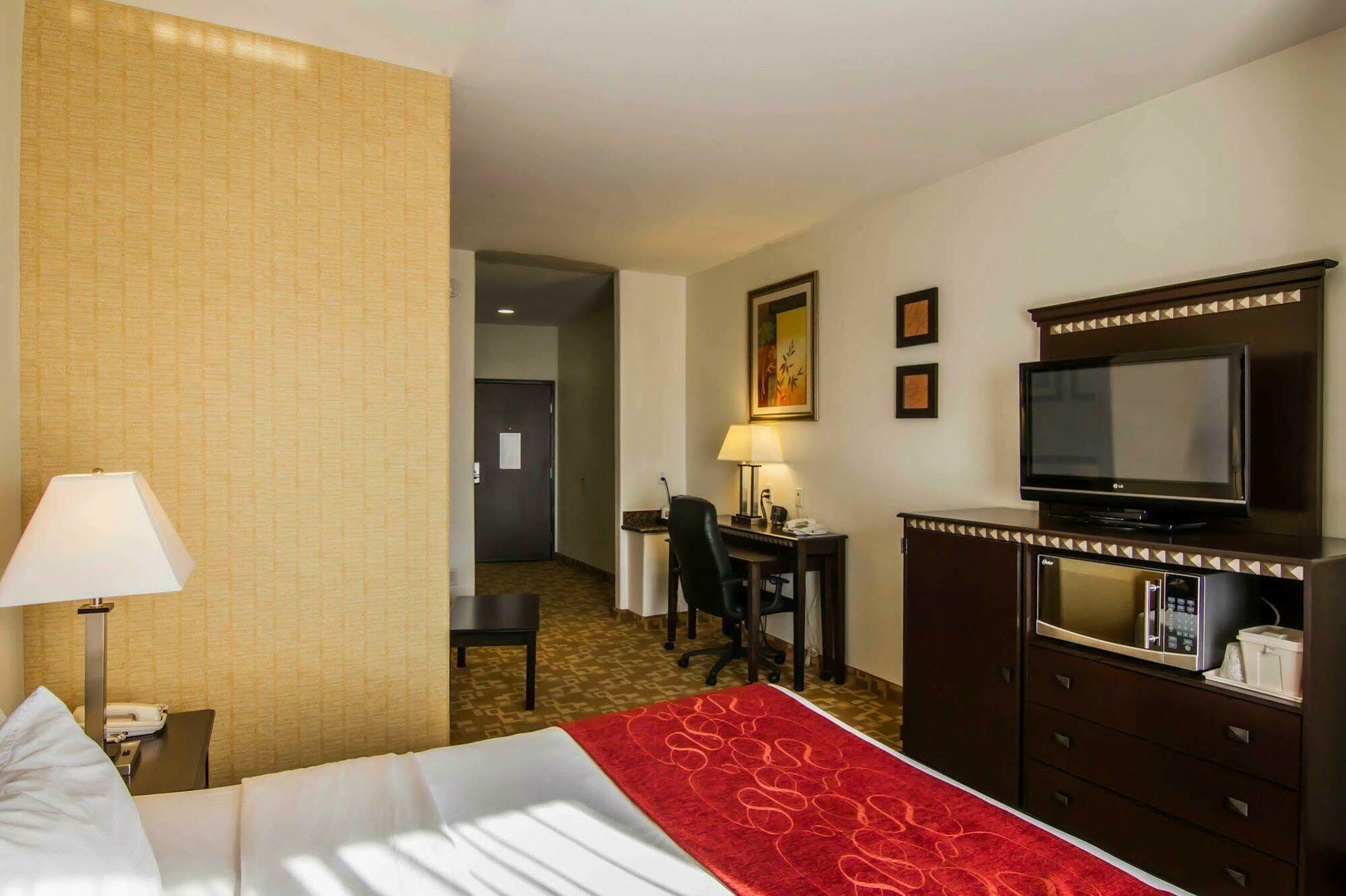 Hotel Comfort West - Cockrell Hill 3*
