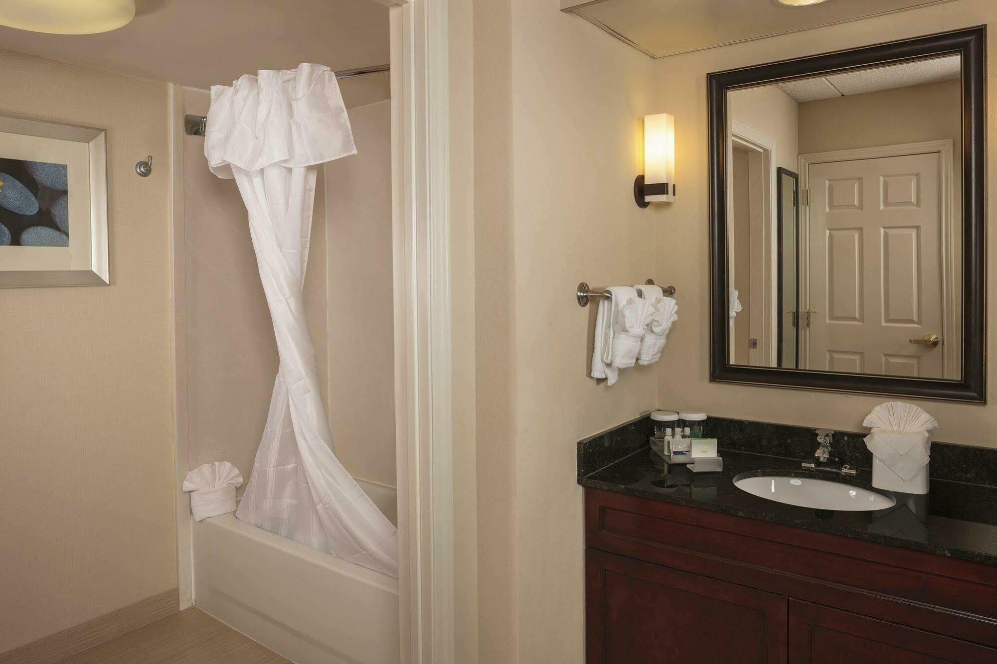 Homewood By Hilton Market Center Hotel Dallas