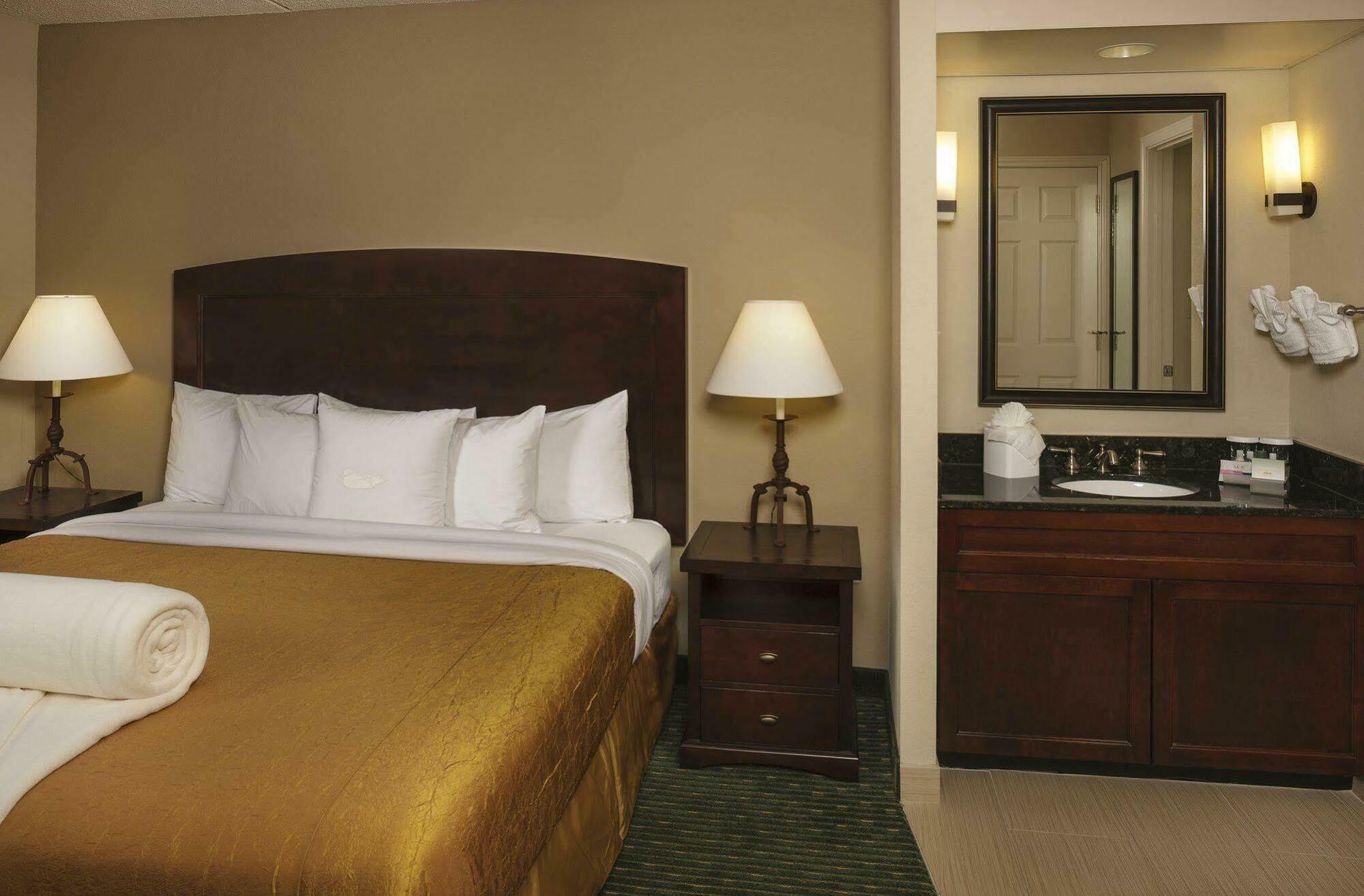 Homewood By Hilton Market Center Hotel Dallas