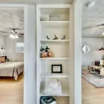 The Swank • Close To Downtown