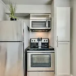 The Swank • Close To Downtown