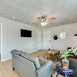 The Swank • Close To Downtown