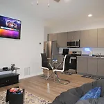 Rare Vibrant Hidden Gem - 2 Mins From Downtown