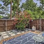 Bright Bungalow G In Dallas With Outdoor Patio!