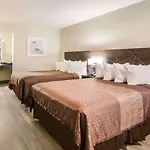 Quality Inn & Suites Dallas-Cityplace