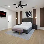 New Luxury 3 Story Townhome In Trinity Groves