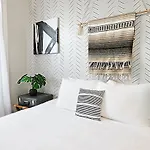 Relaxing 1 Bedroom Near Lower Greenville Free Parking