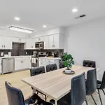 Superior 4Br 2Ba Holiday Home With Hot Tub & Grill