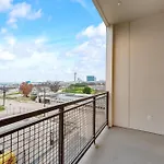 Cozy Loft Style 2Br I Gym I Parking I Workspace