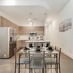 Cozy Loft Style 2Br I Gym I Parking I Workspace