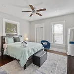 Charming Craftsman Close By Bishop Arts & Downtown