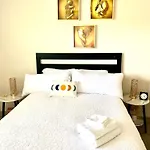 10 Mins From Downtown Dallas