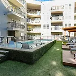 Trendy Place To Stay In Downtown Next To Convention Center