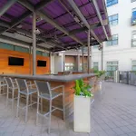 Cs 2428 Modern Suite, Pool, Gym, Parking