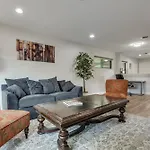 Modern, Roomy, Game Room, Patio, Family Home, Private Parking