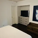 3Br 2 Ba On M-Street!