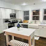 3Br 2 Ba On M-Street!
