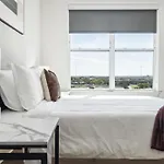 Indie Deep Ellum - Rooftop Vibes & Poolside Bliss In Dallas